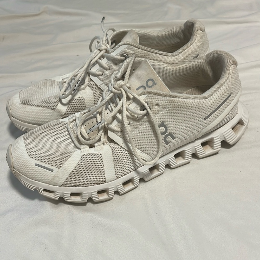Onclouds 5 white